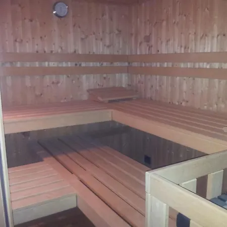Alpine Escape - 2bdr, Jacuzzi & Sauna Apartamento *