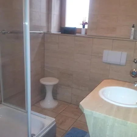 Alpine Escape - 2bdr, Jacuzzi & Sauna Apartamento