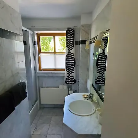 Apartamento Alpine Escape - 2bdr, Jacuzzi & Sauna