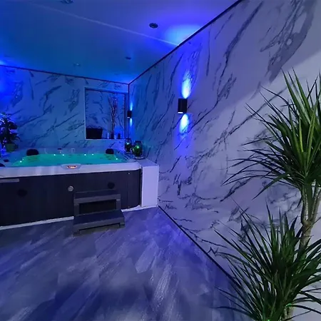 Apartamento Alpine Escape - 2bdr, Jacuzzi & Sauna
